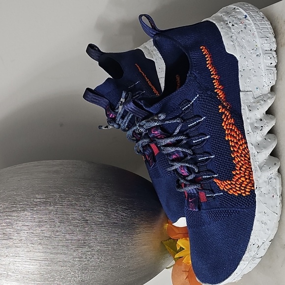 Nike Space Hippie - Picture 2 of 12